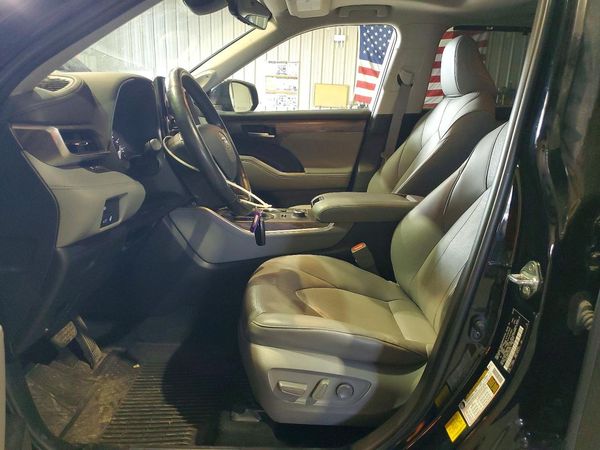 2020 TOYOTA HIGHLANDER
