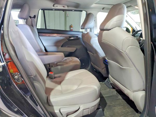 2020 TOYOTA HIGHLANDER