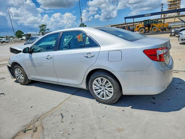2014 TOYOTA CAMRY