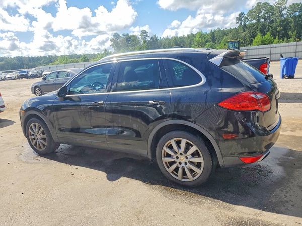 2014 PORSCHE CAYENNE