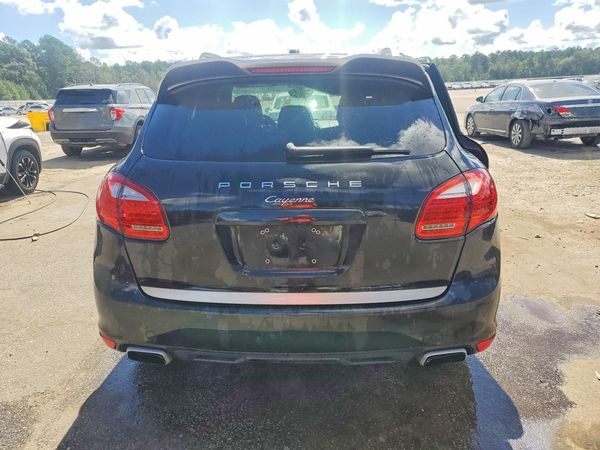 2014 PORSCHE CAYENNE