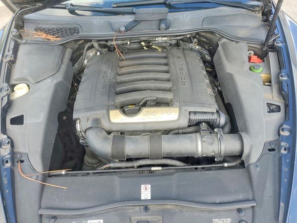 2014 PORSCHE CAYENNE