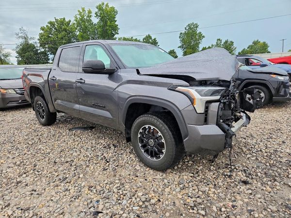 2022 TOYOTA TUNDRA