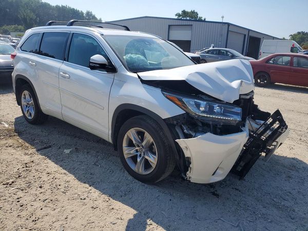 2017 TOYOTA HIGHLANDER