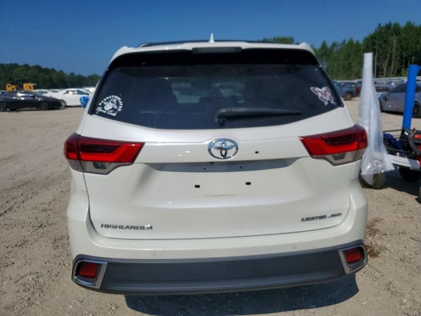2017 TOYOTA HIGHLANDER