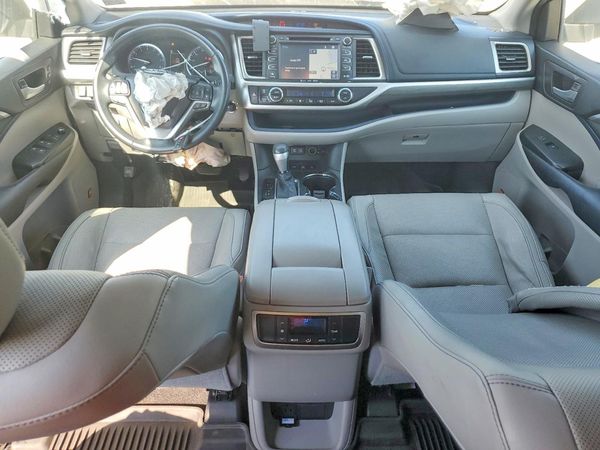 2017 TOYOTA HIGHLANDER