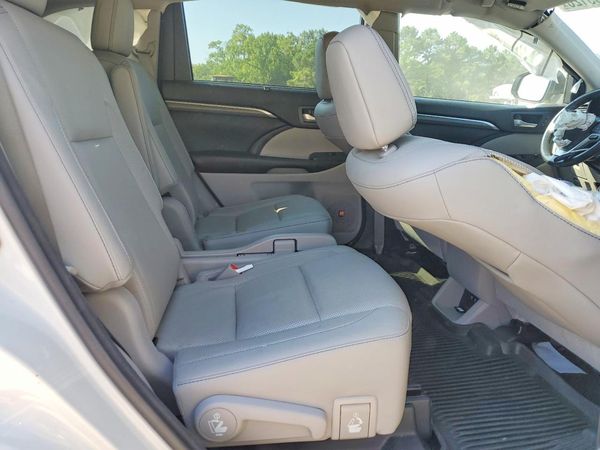 2017 TOYOTA HIGHLANDER
