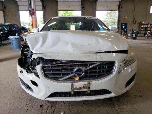 2013 VOLVO S60