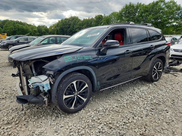 2022 TOYOTA HIGHLANDER