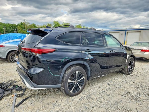 2022 TOYOTA HIGHLANDER