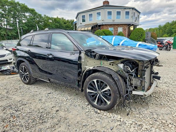 2022 TOYOTA HIGHLANDER