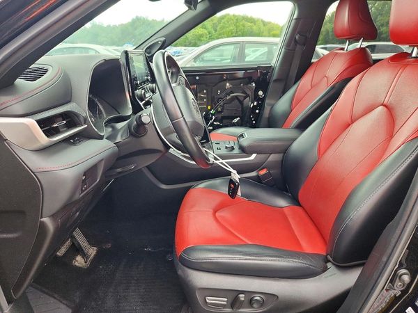 2022 TOYOTA HIGHLANDER