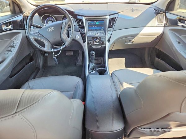 2013 HYUNDAI SONATA