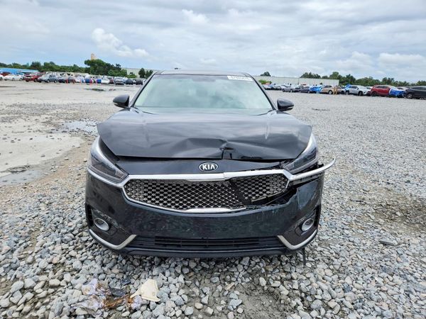 2017 KIA CADENZA