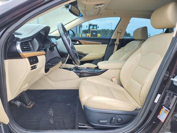 2017 KIA CADENZA