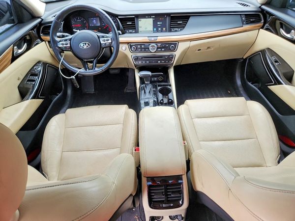 2017 KIA CADENZA