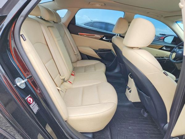2017 KIA CADENZA
