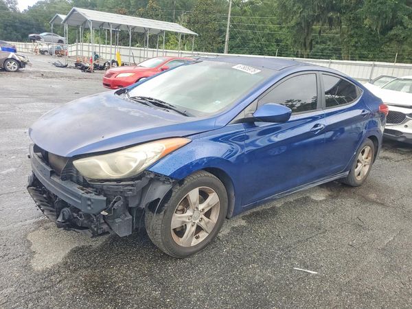 2013 HYUNDAI ELANTRA