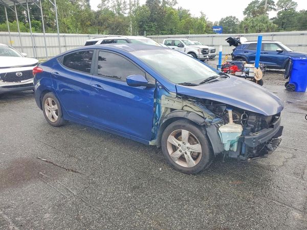 2013 HYUNDAI ELANTRA