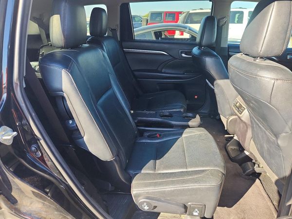 2016 TOYOTA HIGHLANDER