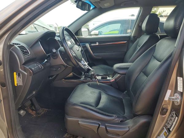 2014 KIA SORENTO Base/ LX