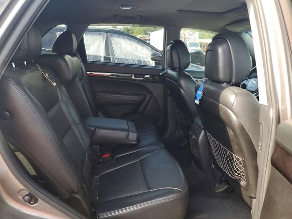 2014 KIA SORENTO Base/ LX