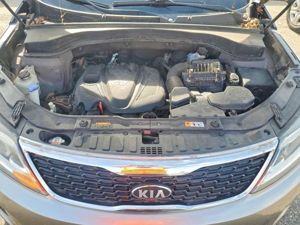 2014 KIA SORENTO Base/ LX