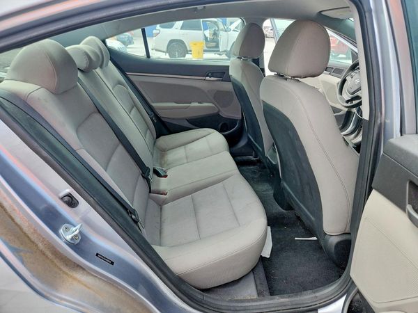 2017 HYUNDAI ELANTRA SE Base
