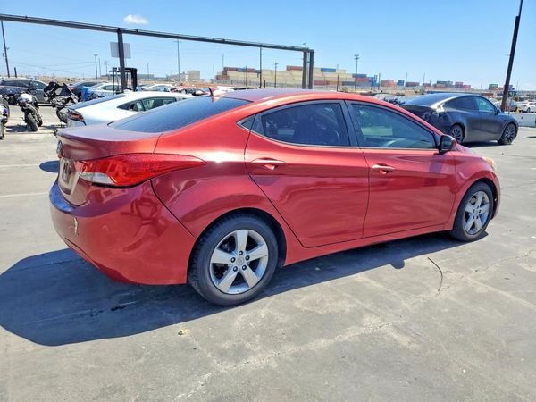 2013 HYUNDAI ELANTRA
