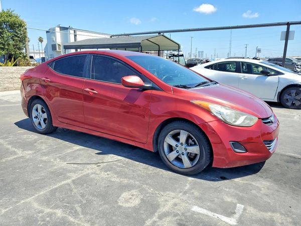 2013 HYUNDAI ELANTRA