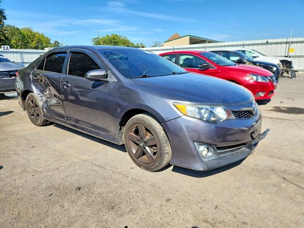 2014 TOYOTA CAMRY