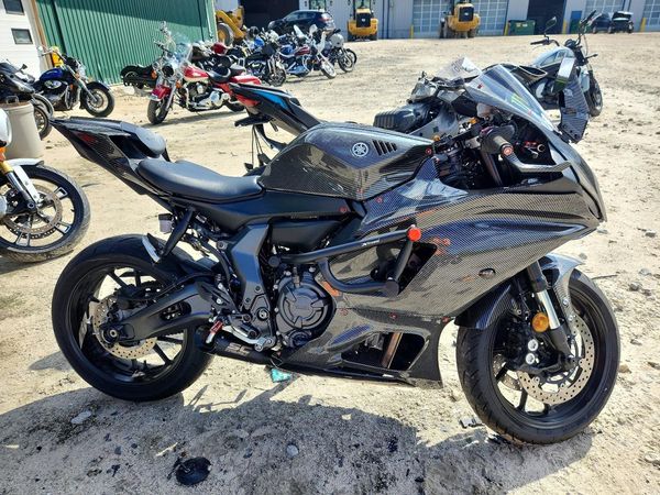2025 YAMAHA YZFR7
