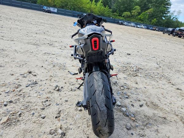 2025 YAMAHA YZFR7