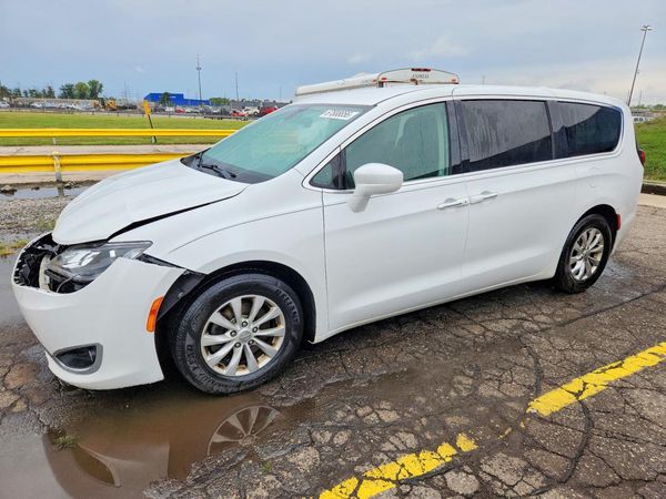 2018 CHRYSLER PACIFICA
