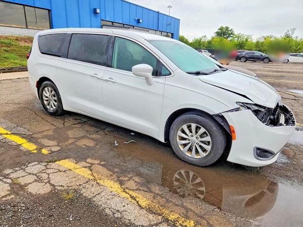 2018 CHRYSLER PACIFICA
