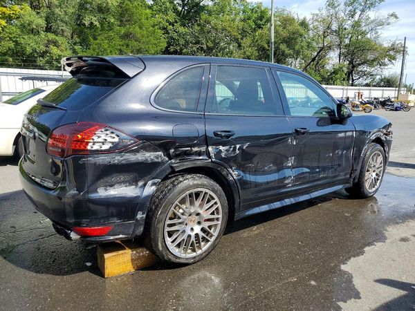 2013 PORSCHE CAYENNE GTS