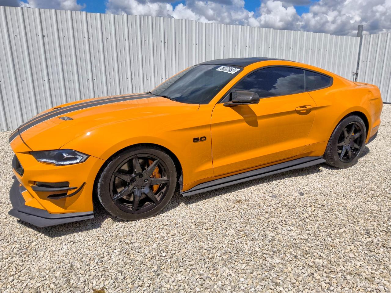 2018 FORD MUSTANG GT Coupe — Front 3/4