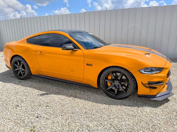 2018 FORD MUSTANG GT Coupe — Passenger 3/4
