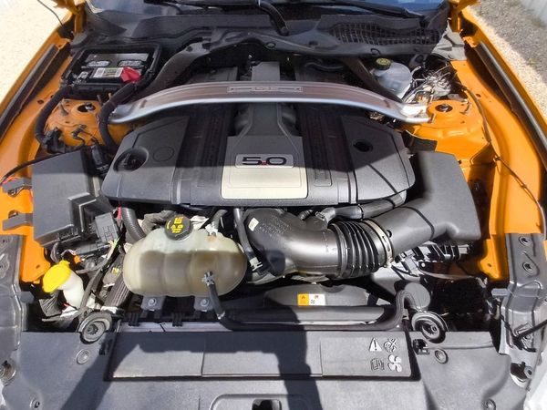 2018 FORD MUSTANG GT Coupe — Engine bay