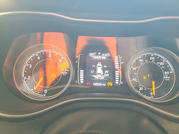 2019 JEEP CHEROKEE
