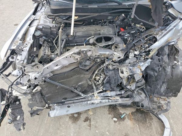 2016 ACURA TLX Base — Engine bay