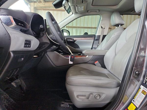 2021 TOYOTA HIGHLANDER