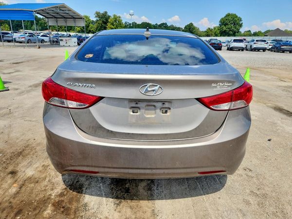 2013 HYUNDAI ELANTRA