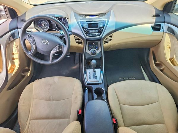 2013 HYUNDAI ELANTRA