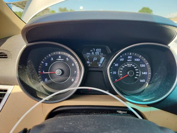 2013 HYUNDAI ELANTRA