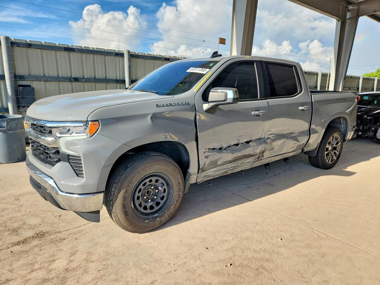 2024 CHEVROLET SILVERADO LT — Front 3/4