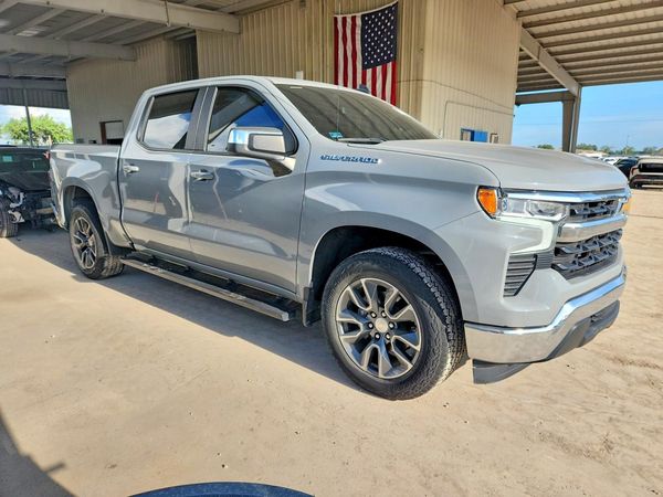 2024 CHEVROLET SILVERADO LT — Passenger 3/4