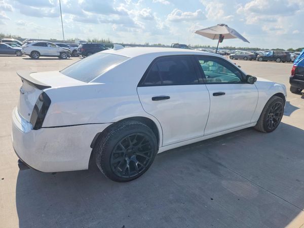 2019 CHRYSLER 300