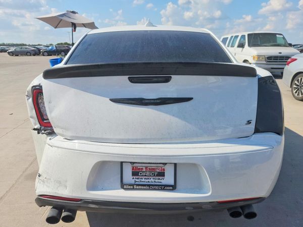 2019 CHRYSLER 300