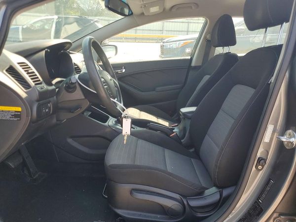 2016 KIA FORTE5 GL (Middle-Low Grade)